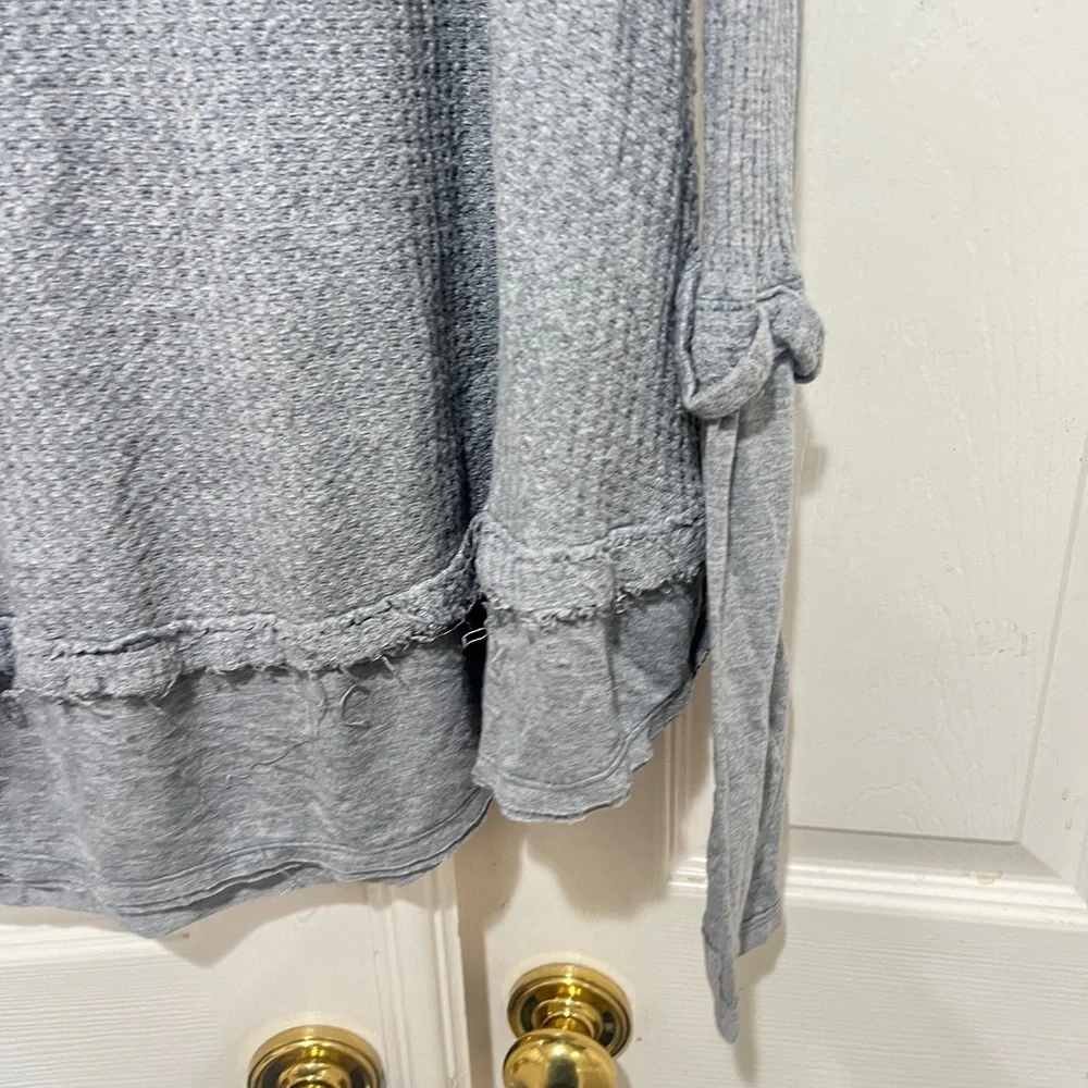 FREE PEOPLE- We the‎ Free Laguna gray Thermal Top sweater size medium